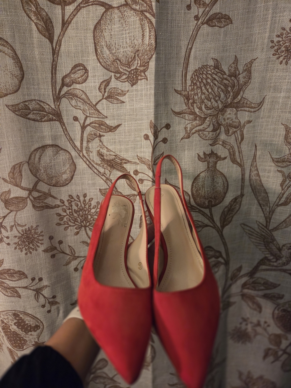 Red Slingback Pointed-Toe Heels - Picture 2 of 3